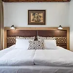 Hotel българче - ресторант *