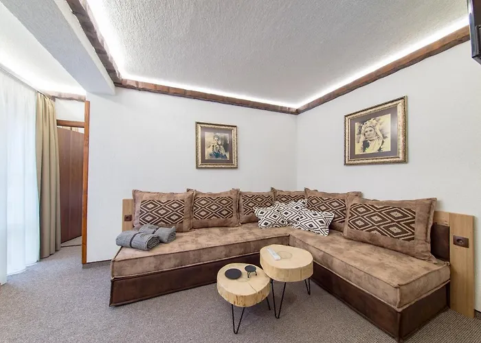 酒店 българче - ресторант 斯莫梁